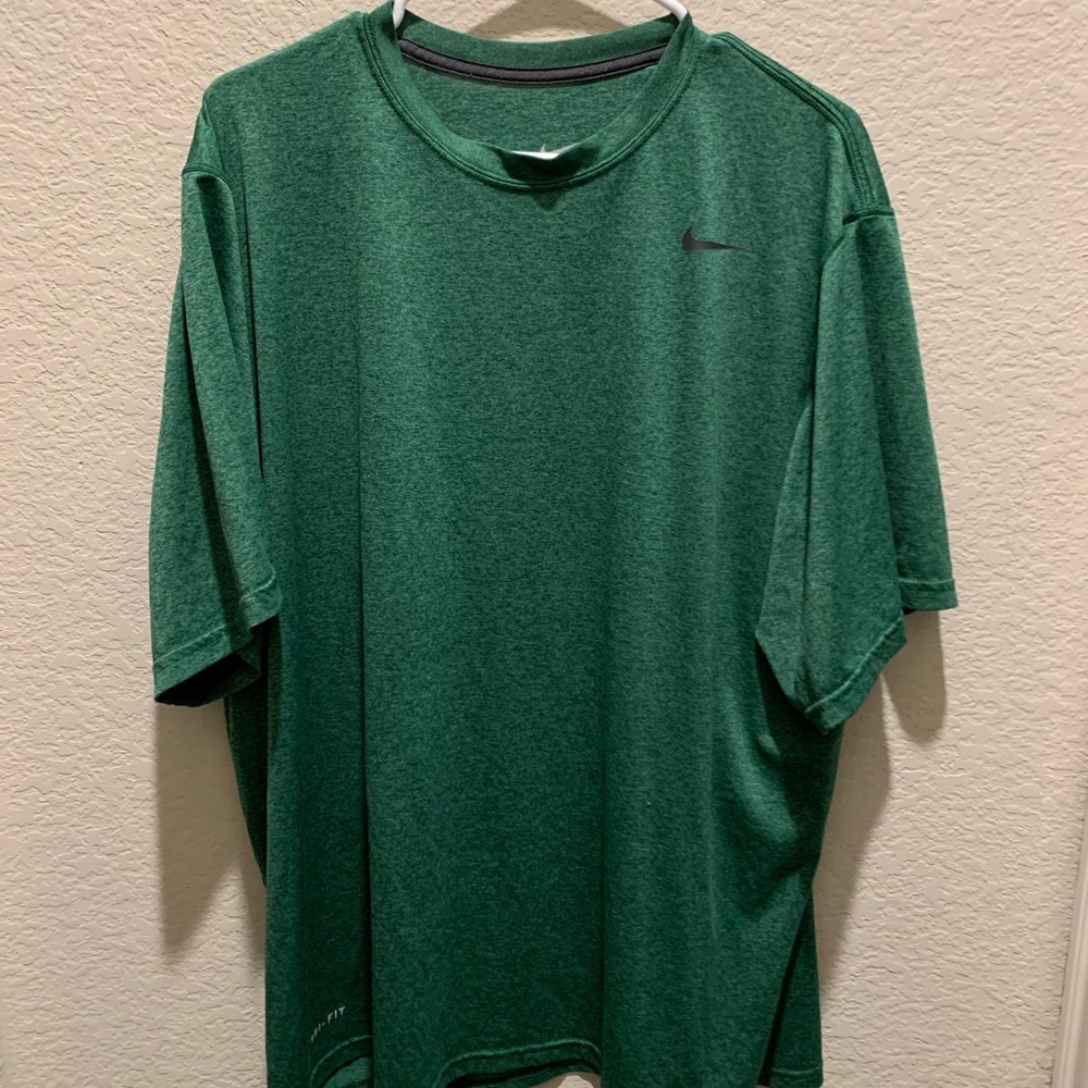 Men’s Nike dri-fit t shirt